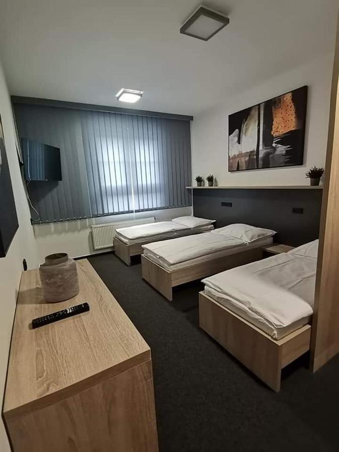 Hotel Sareza 3*