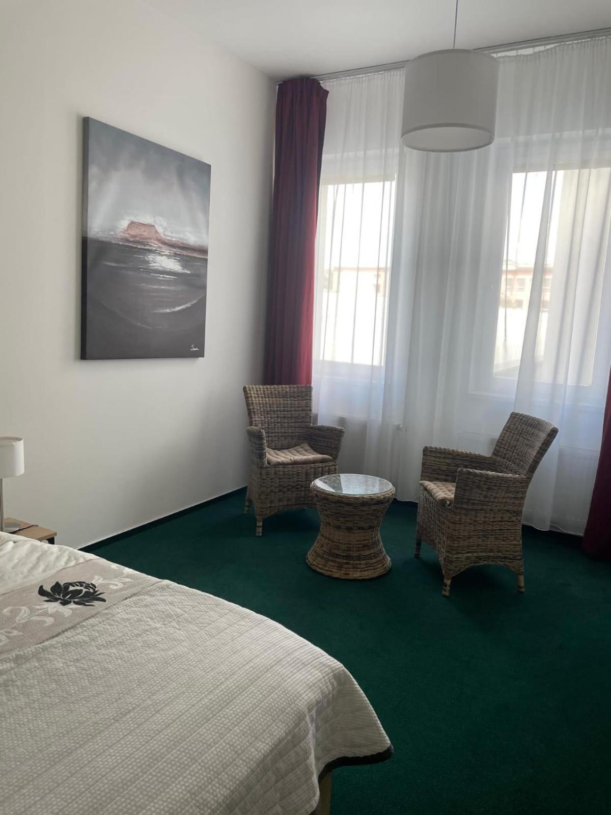 Sareza Hotel