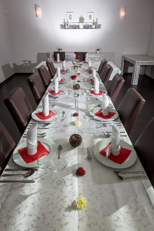 Sareza Hotel